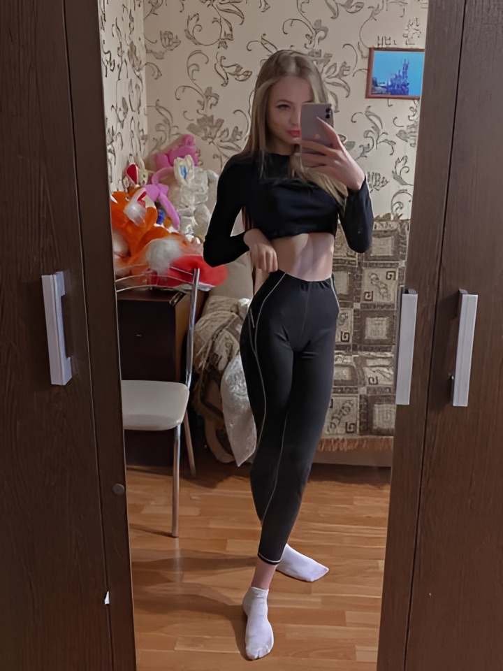 Илона привлекательная девушка из Якутска цена от 2500 руб