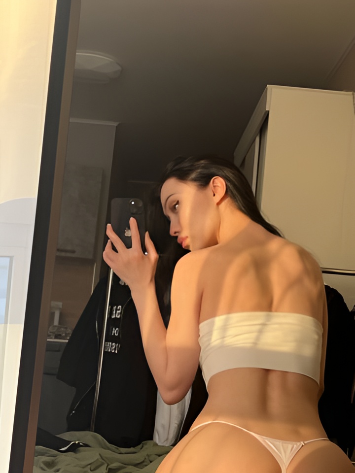 Лизочка привлекательная девушка из Якутска цена от 10000 руб