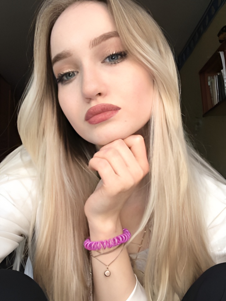 Викуля привлекательная девушка из Якутска цена от 3000 руб