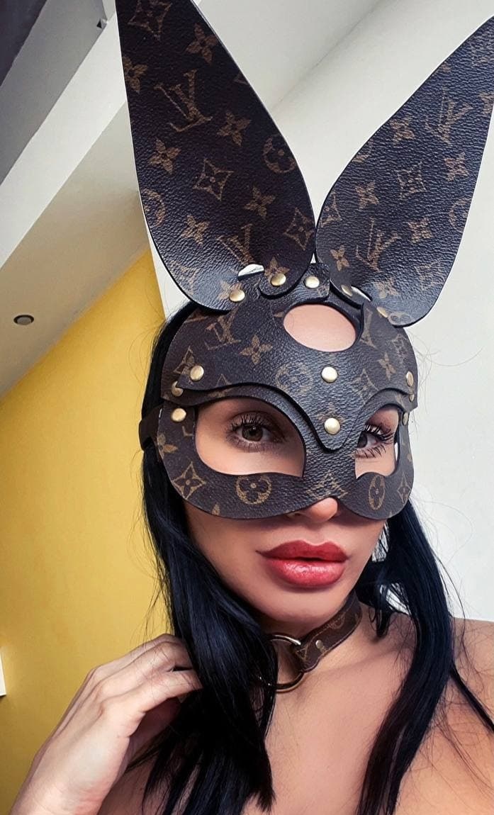 Анжела привлекательная девушка из Якутска цена от 3000 руб