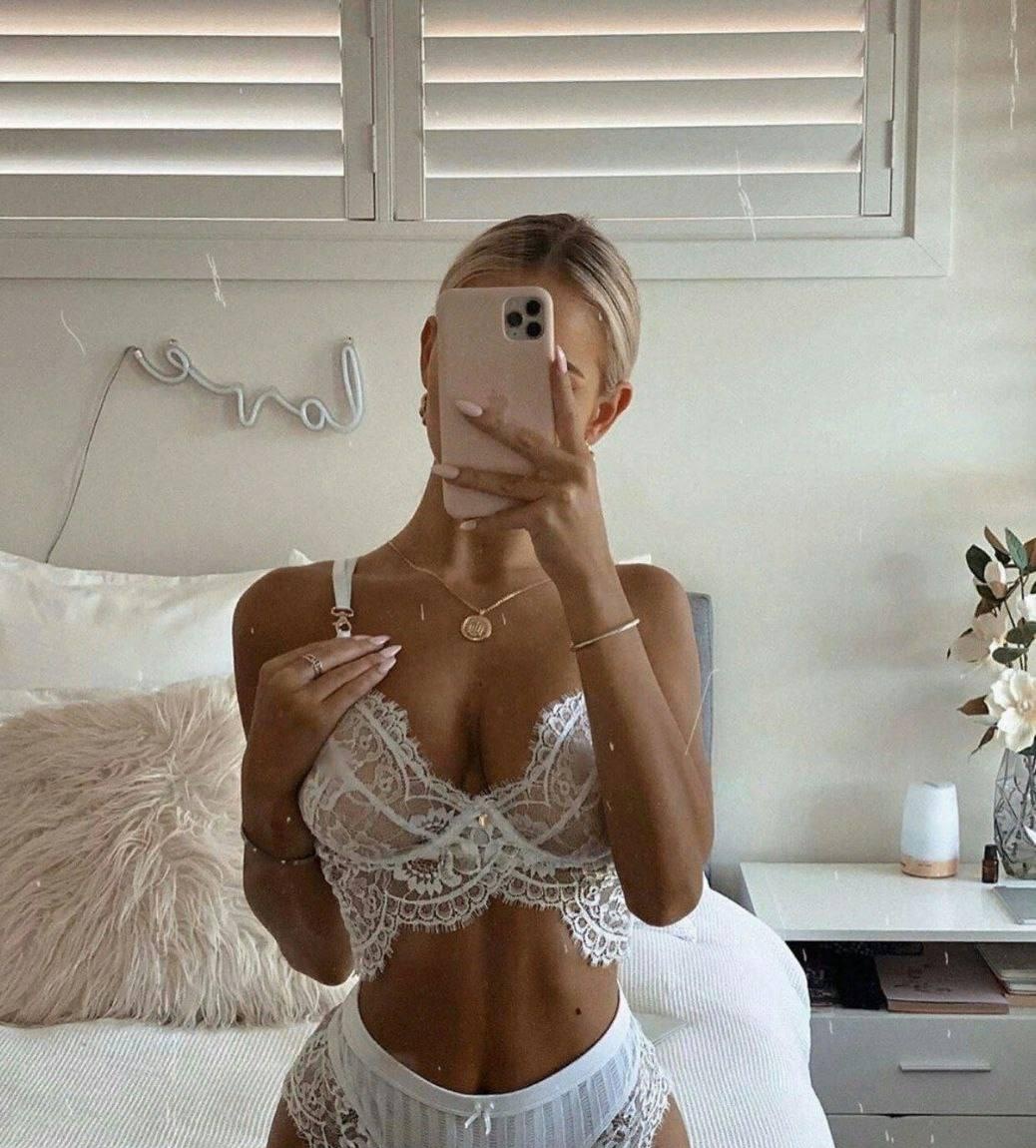 Елена привлекательная девушка из Якутска цена от 4000 руб