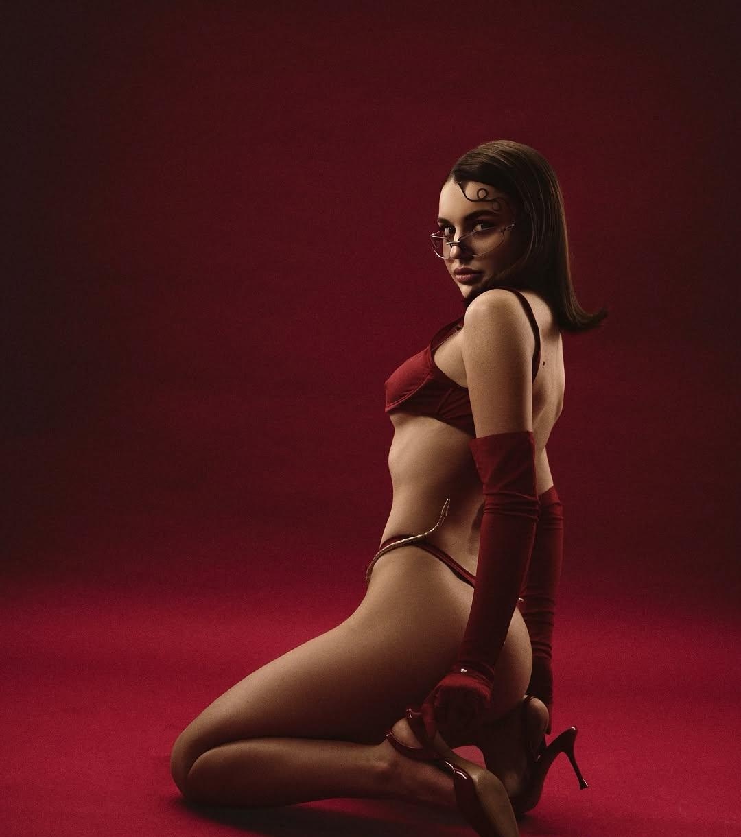 Ярослава привлекательная девушка из Якутска цена от 8000 руб